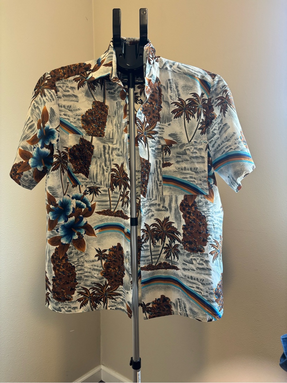 True Vtg 1970s Van Cort Aloha Shirt - Rainbows, Waterfalls, Hibiscus - Size M